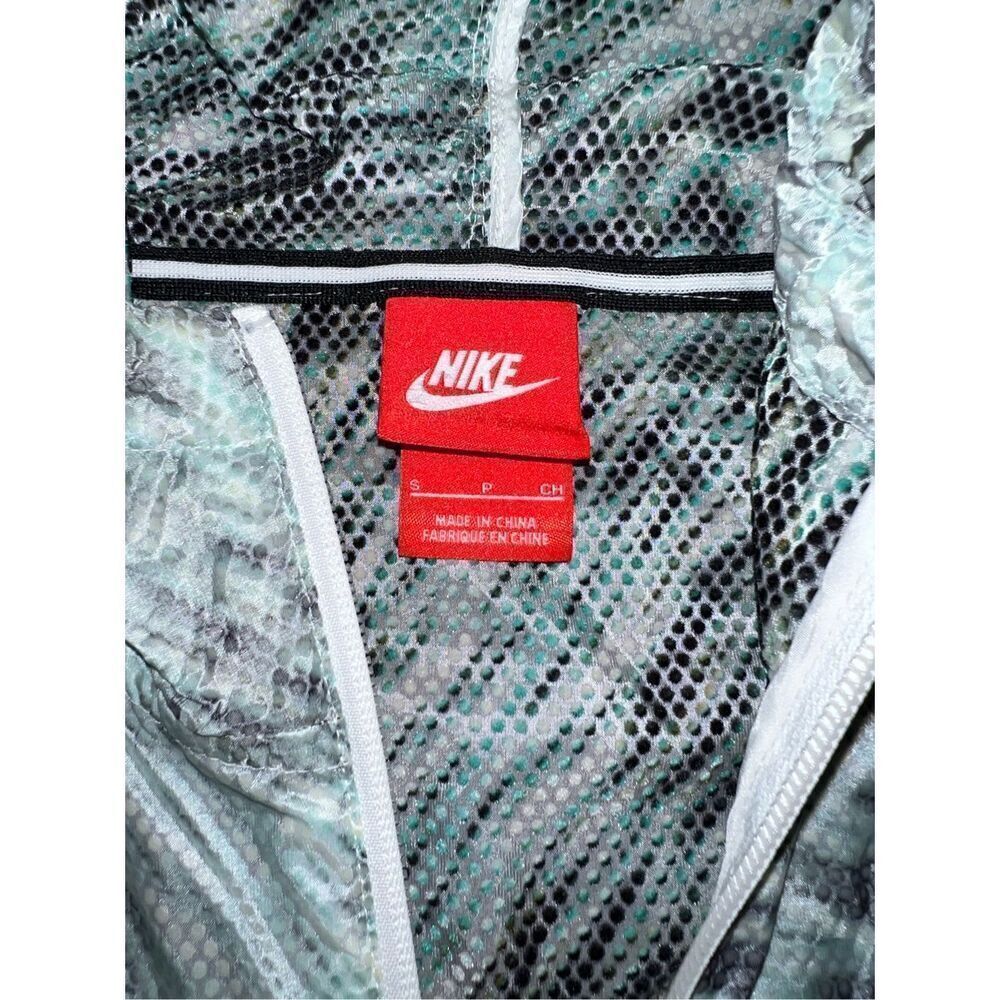 Women’s NIKE Zip Windbreaker Jacket SMALL - Picture 2 of 8